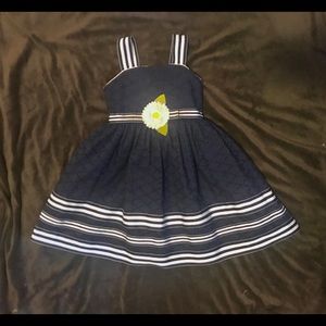 Navy pointelle dress w/daisy